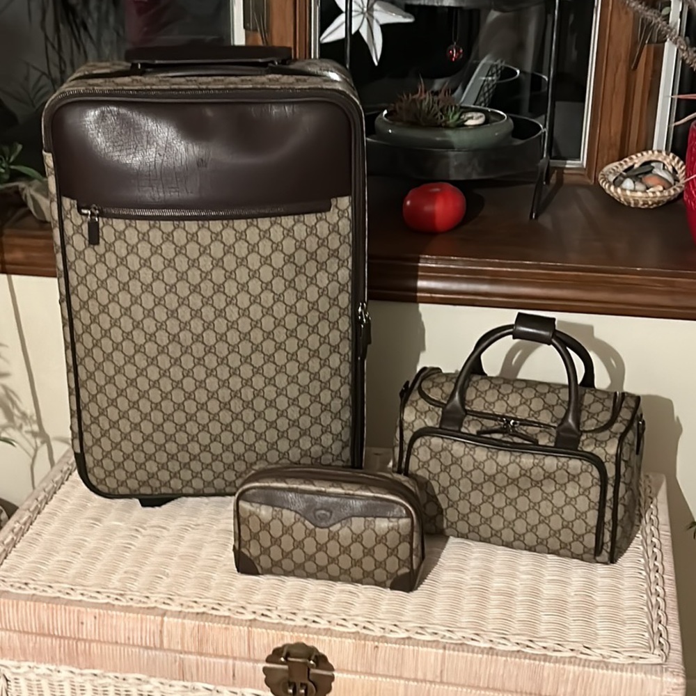 🦁 Gucci GG Supreme Travel Set - Picture 17 of 17